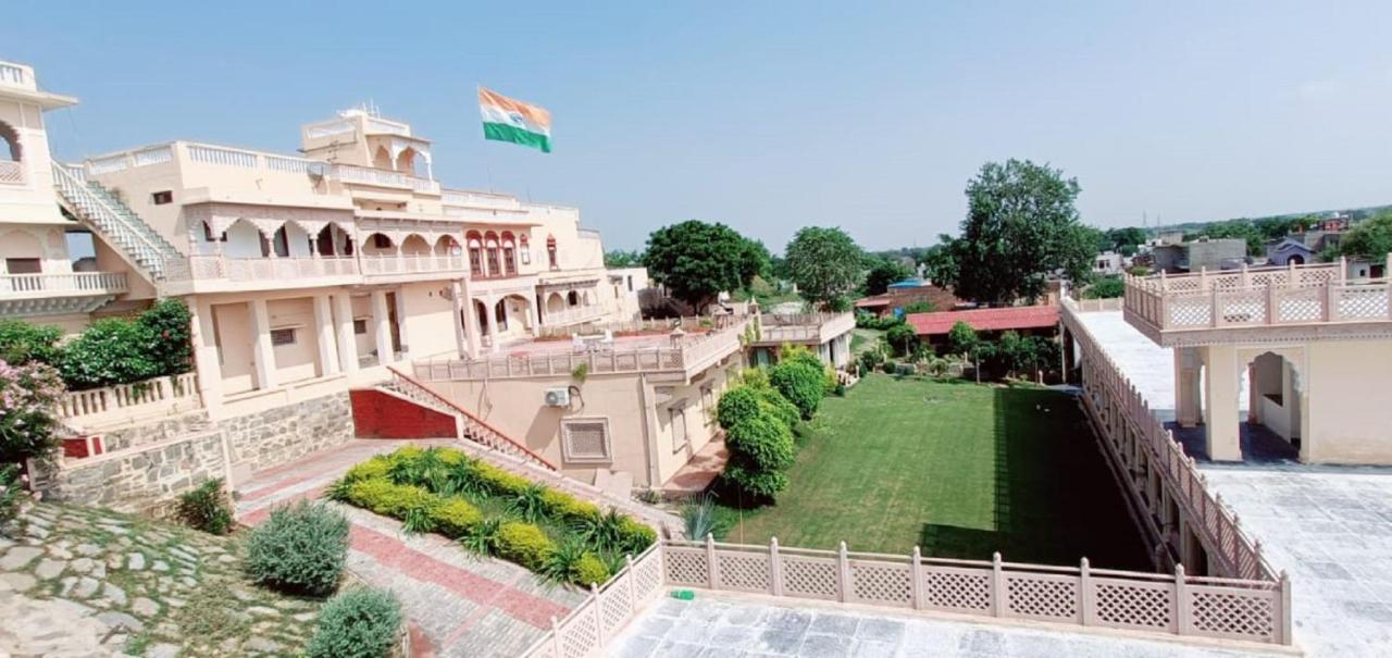 Fort Beejwar Chauhan By Aayams Neemrana Shahjahanpur Exteriör bild